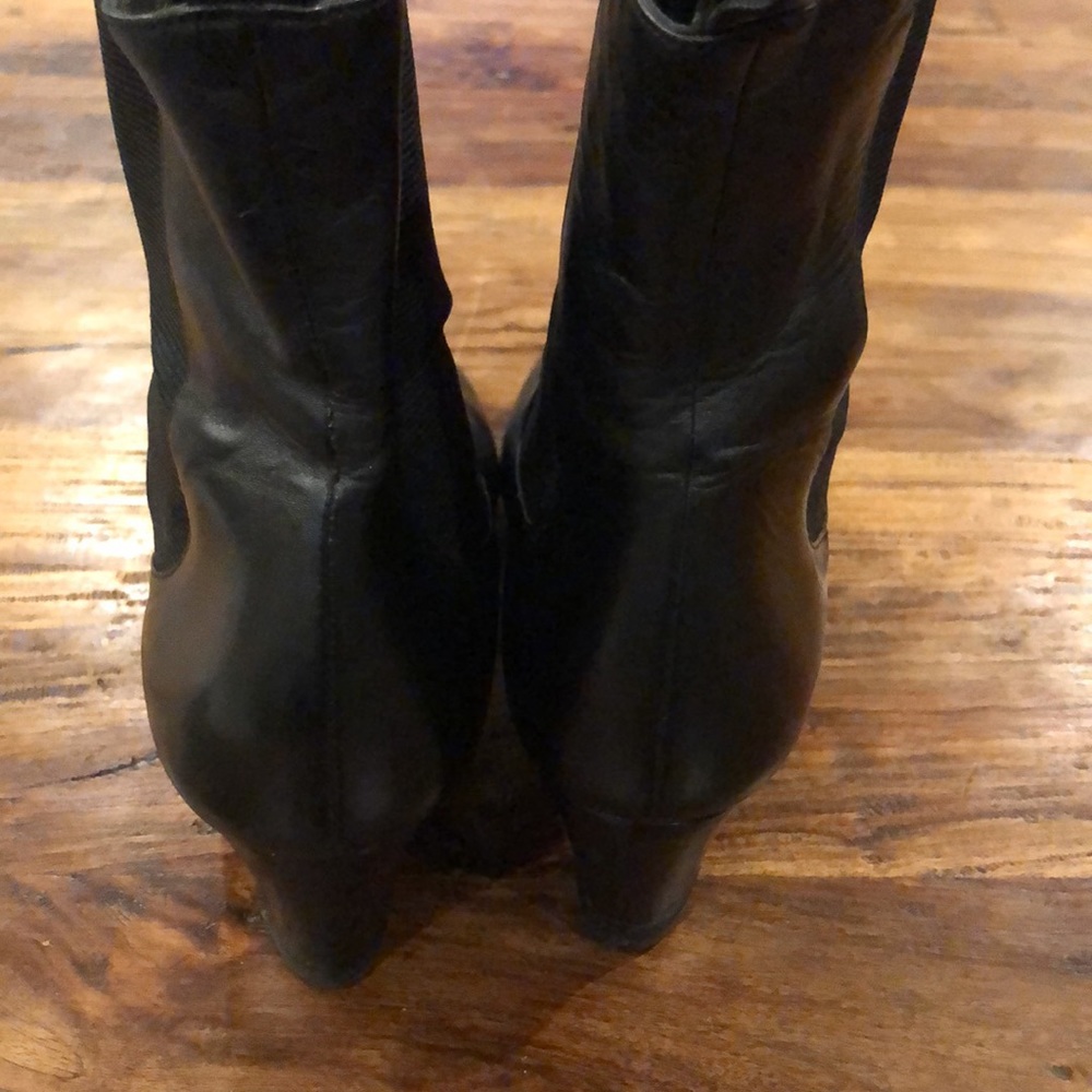 Gucci Black Leather Slip On Ankle Boot 8 1/2 - Picture 12 of 13
